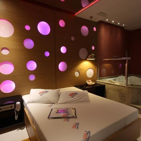 Happy Night (Adults Only) Hotel Cotia  Exterior photo