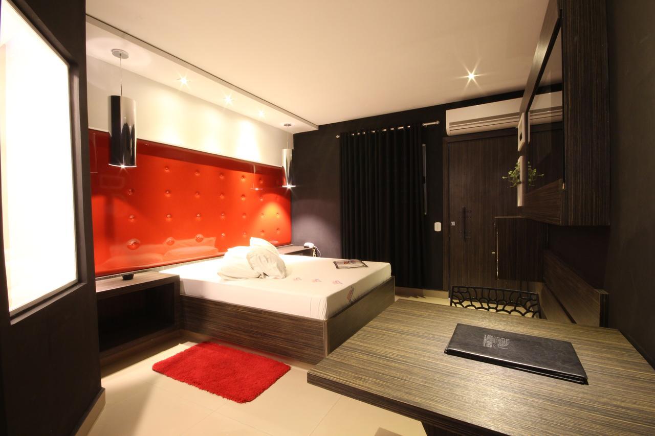 Happy Night (Adults Only) Hotel Cotia  Exterior photo