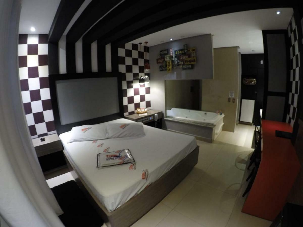 Happy Night (Adults Only) Hotel Cotia  Exterior photo